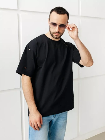 Черная футболка мужская оверсайз рваная с дырками