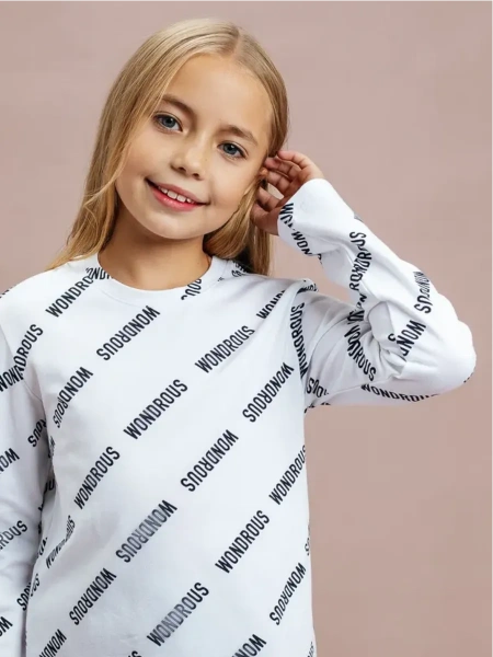 Лонгслив для девочки с принтом в школу