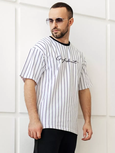 Футболка в полоску оверсайз с принтом надписью