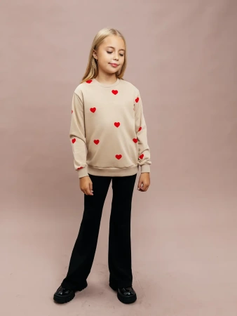 Свитшот для девочки нарядный с принтом сердечки