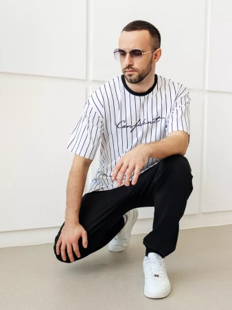 Футболка в полоску оверсайз с принтом надписью