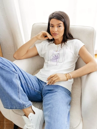 Футболка большого размера с принтом праздничная