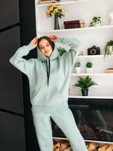 Спортивный костюм с начесом оверсайз кроя зимний