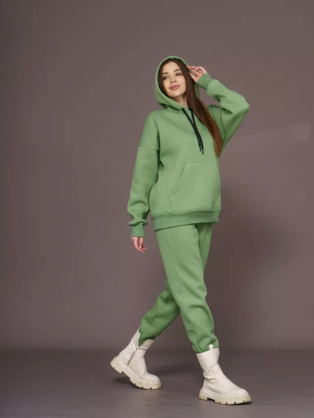 Спортивный костюм с начесом оверсайз кроя зимний