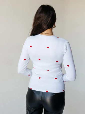 Лонгслив с сердечками женский облегающий с принтом дк571